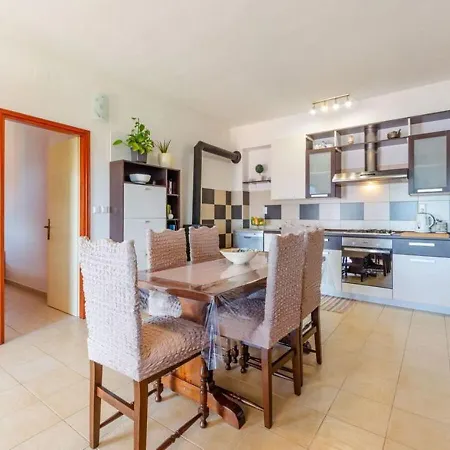 Zak Apartment *